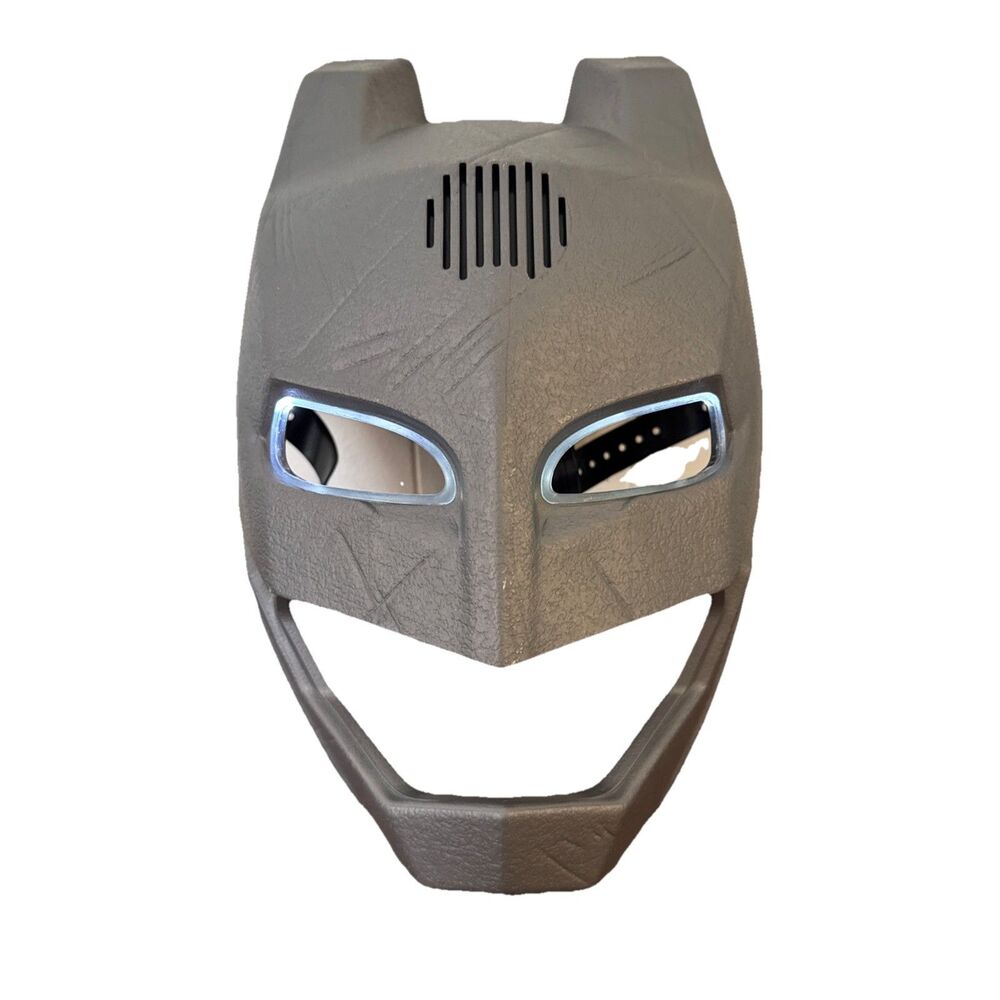 2015 DC Comics Batman Talking Voice Changer Mask with Lights and Sounds